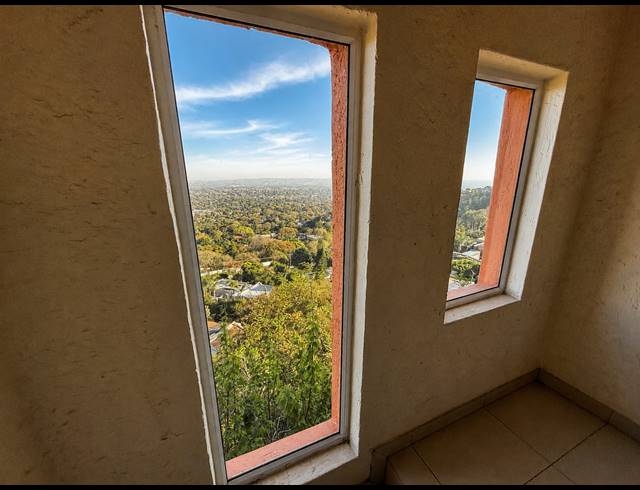 2 BEDROOM APARTMENT FOR SALE IN NORTHCLIFF